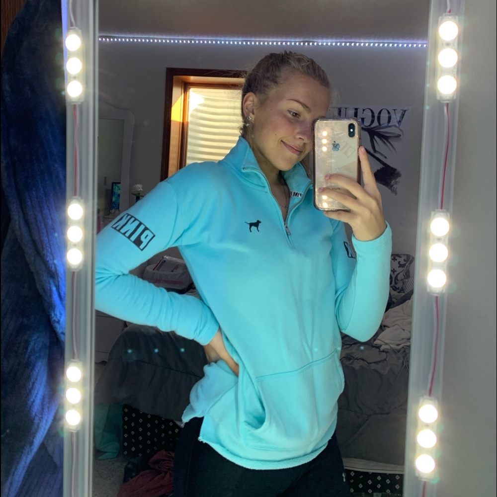 VS Pink pullover - Picture 2 of 2